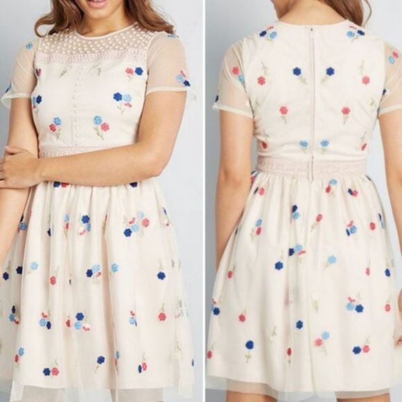 ModCloth Blush‎ Dreamy Details Embroidered Beaded Mini Dress Size Small - Picture 3 of 10